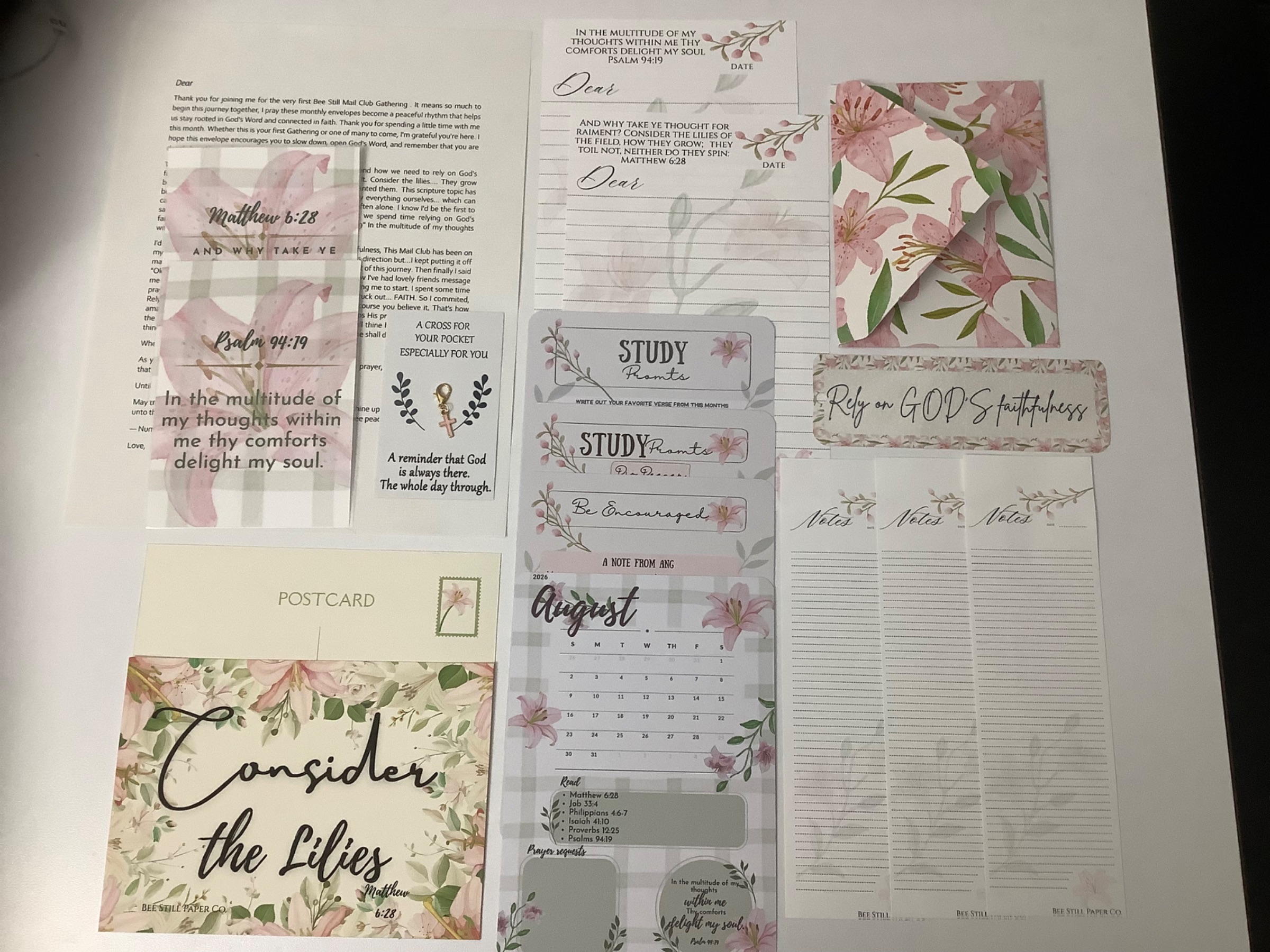 Bee Still Mail Club preview