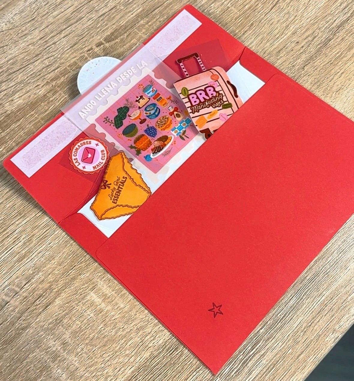 Las Comadres Mail Club preview