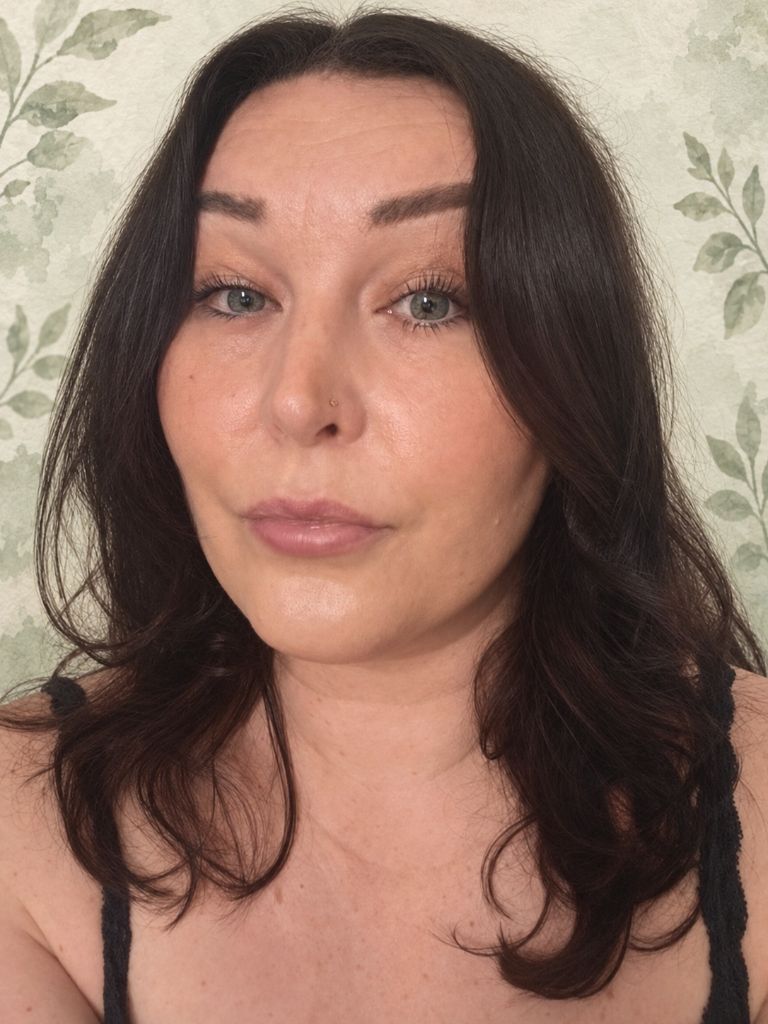 Gillian | Dougals Monthly Post profile