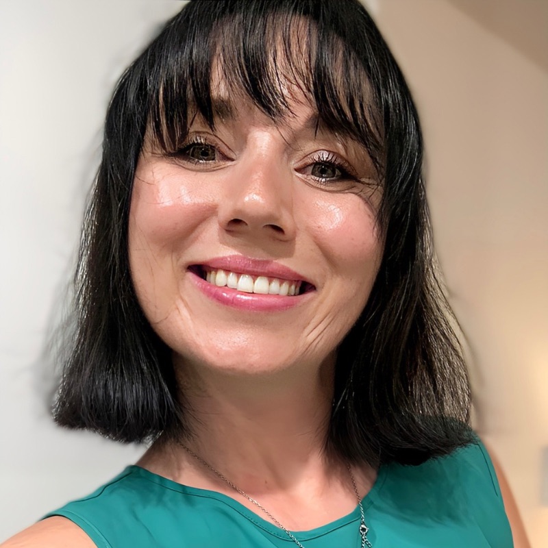 Anna Borna profile